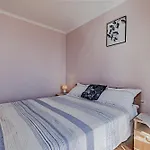 Family-Friendly Apartments With Swimming Pool Zavalatica, Korcula - 183 Apartman *