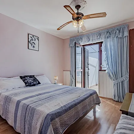 Apartman Family-Friendly Apartments With Swimming Pool Zavalatica, Korcula - 183