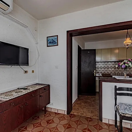 Family-Friendly Apartments With Swimming Pool Zavalatica, Korcula - 183 Apartman *